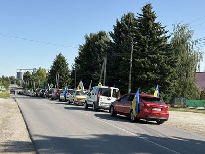 «Голос того, хто не може бути тут із нами»: на Хмельниччині до Міжнародного дня зниклих безвісти провели автопробіги «Голос того, хто не може бути тут із нами»: на Хмельниччині до Міжнародного дня зниклих безвісти провели автопробіги