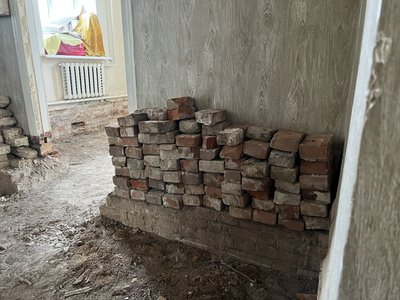 В Опішні на Полтавщині ремонтують історичну будівлю, в якій розмістили будинок дитячої творчості В Опішні на Полтавщині ремонтують історичну будівлю, в якій розмістили будинок дитячої творчості