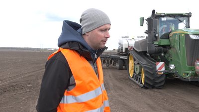 "Чекали аби прогрілася земля": черкаські аграрії розпочали посів кукурудзи