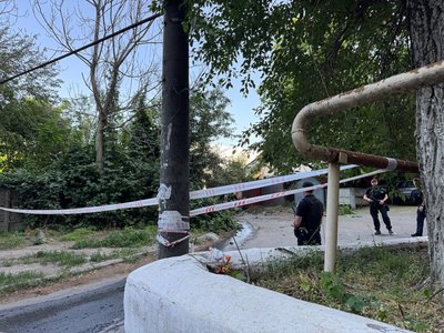 Вибух у Дніпрі: поліція працює на місці детонації автомобіля Вибух у Дніпрі: поліція працює на місці детонації автомобіля