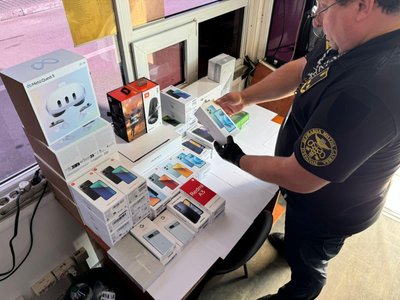 На Львівщині викрили контрабанду ґаджетів на 700 тисяч гривень На Львівщині викрили контрабанду ґаджетів на 700 тисяч гривень