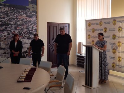 Вшанували пам'ять і подвиг воїнів, які віддали життя за свободу та незалежність України Вшанували пам'ять і подвиг воїнів, які віддали життя за свободу та незалежність України
