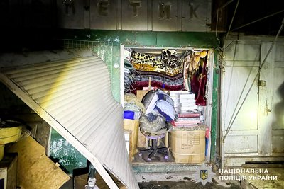 Затримали двох чоловіків, які на одному з ринків Рівного підпалили кіоск — поліція області Затримали двох чоловіків, які на одному з ринків Рівного підпалили кіоск — поліція області