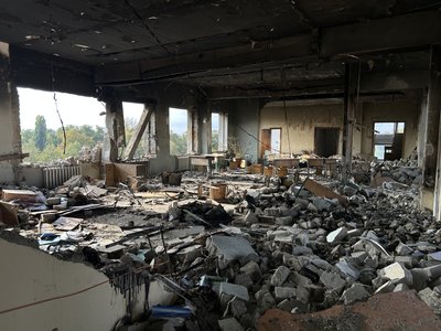 «Будівля дуже сильно пошкоджена»: російський БпЛА зруйнував частину корпусу університету в Кременчуці «Будівля дуже сильно пошкоджена»: російський БпЛА зруйнував частину корпусу університету в Кременчуці