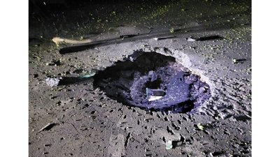 Пошкоджені фасади та вікна: росіяни атакували центральну площу в Новгороді-Сіверському Пошкоджені фасади та вікна: росіяни атакували центральну площу в Новгороді-Сіверському