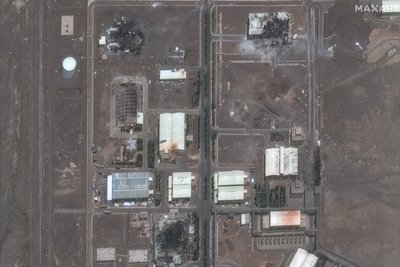 Супутникове зображення заводу в Натанзі після ізраїльського авіаудару по Ірану від 14 червня 2025 року Супутникове зображення заводу в Натанзі після ізраїльського авіаудару по Ірану від 14 червня 2025 року