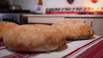 "Кулінарний спадок": як на Рівненщині випікають хліб на черені та вихватні "Кулінарний спадок": як на Рівненщині випікають хліб на черені та вихватні