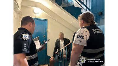 За 6000 доларів переправляли чоловіків за кордон: на Чернігівщині затримали причетних до організації схеми За 6000 доларів переправляли чоловіків за кордон: на Чернігівщині затримали причетних до організації схеми