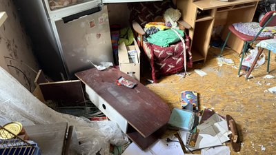 Наслідки обстрілу всередені будинку подружжя Руслана та Оксани Добропілля Донецька область 14 серпня 2025 рік