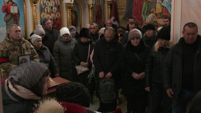 У Сумах поховали бійця Олександра Литвиненка У Сумах поховали бійця Олександра Литвиненка