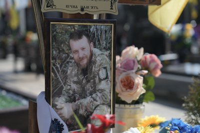“Тато став янголом”: історія прикордонника Миколи Олефіра, який загинув на Сумщині “Тато став янголом”: історія прикордонника Миколи Олефіра, який загинув на Сумщині