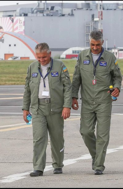 Герой України, ас та найкращий тато: спогади доньок про льотчика Олександра Оксанченка з Миргорода Герой України, ас та найкращий тато: спогади доньок про льотчика Олександра Оксанченка з Миргорода