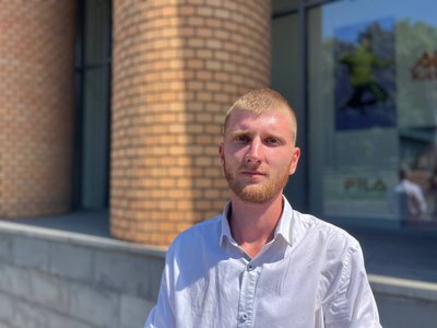 "Мене затримали незаконно". У Дніпрі правоохоронці доправили чоловіка до ТЦК "Мене затримали незаконно". У Дніпрі правоохоронці доправили чоловіка до ТЦК