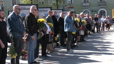 Із військовим Олександром Юрьєвим, якого вважали зниклим безвісти, попрощались у Рівному Із військовим Олександром Юрьєвим, якого вважали зниклим безвісти, попрощались у Рівному