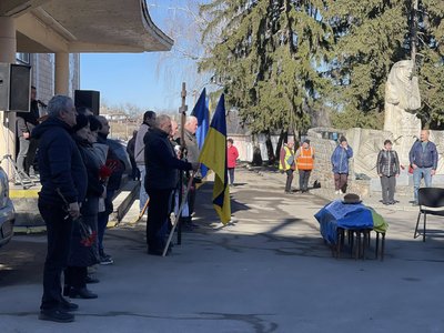Помер під час реабілітації: у громаді на Черкащині попрощалися із захисником Помер під час реабілітації: у громаді на Черкащині попрощалися із захисником