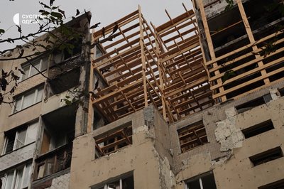 Відремонтують до кінця жовтня: в якому стані будинок на Середній, куди поцілили російські БпЛА Відремонтують до кінця жовтня: в якому стані будинок на Середній, куди поцілили російські БпЛА