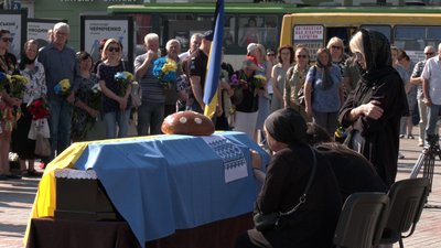 Із військовим Олександром Кононенком попрощались у Рівному Із військовим Олександром Кононенком попрощались у Рівному