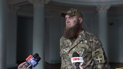 Військовослужбовець із позивним "Ракета" оцінив ініціативу житомирян перейменувати вулицю на честь Полку імені Калиновського Військовослужбовець із позивним "Ракета" оцінив ініціативу житомирян перейменувати вулицю на честь Полку імені Калиновського