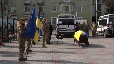 З солдатами Андрієм Мельником та Дмитром Рожковим попрощалися у Рівному З солдатами Андрієм Мельником та Дмитром Рожковим попрощалися у Рівному