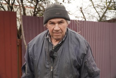"Нічого не плануємо, бо страшно". Як живуть останні мешканці прифронтового Демуриного на Дніпропетровщині