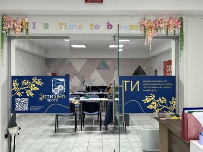 Благодійна пошта: у Миколаєві роблять Великодні листівки та передають для евакуйованих людей Благодійна пошта: у Миколаєві роблять Великодні листівки та передають для евакуйованих людей