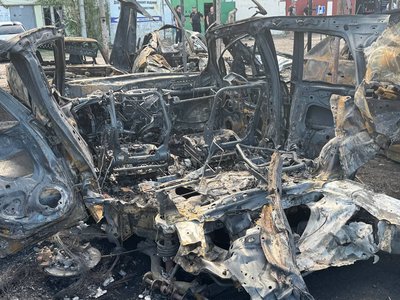 Пошкоджені багатоповерхівка, промислові підприємства та автівки, є жертви: що відбувається на місцях атак РФ у Дніпрі Пошкоджені багатоповерхівка, промислові підприємства та автівки, є жертви: що відбувається на місцях атак РФ у Дніпрі