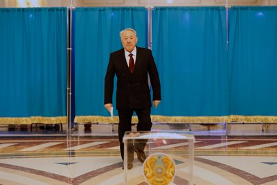 У Казахстані провели референдум щодо змін до конституції, які посилюють владу президента У Казахстані провели референдум щодо змін до конституції, які посилюють владу президента