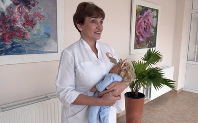 Як носити слінг — педіатр Наталія Пасюк з Луцька Як носити слінг — педіатр Наталія Пасюк з Луцька