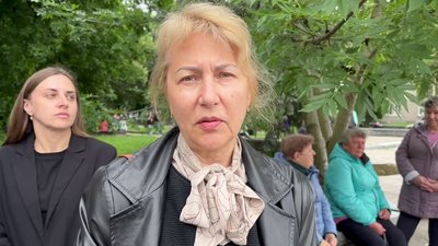 На Житомирщині попрощалися з трьома дітьми, які загинули внаслідок удару армії РФ На Житомирщині попрощалися з трьома дітьми, які загинули внаслідок удару армії РФ