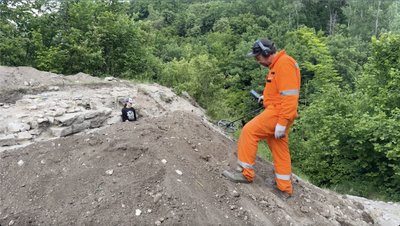 Розкопки поблизу Малієвецького водоспаду, червень 2026 року, Хмельниччина Розкопки поблизу Малієвецького водоспаду, червень 2026 року, Хмельниччина