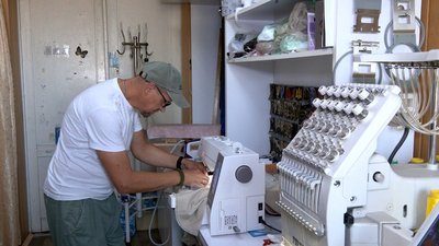 Після війни повернувся до родинної справи: ветеран із Вінниччини розвиває студію машинної вишивки Після війни повернувся до родинної справи: ветеран із Вінниччини розвиває студію машинної вишивки