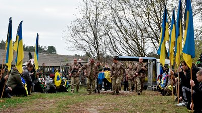 На Чернігівщині поховали військових Віктора Телушка та Євгенія Притику На Чернігівщині поховали військових Віктора Телушка та Євгенія Притику
