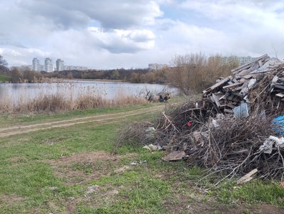 Засмічені береги Пушкарівських ставків у Полтаві: чи будуть наводити лад Засмічені береги Пушкарівських ставків у Полтаві: чи будуть наводити лад
