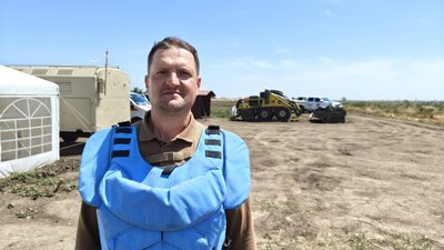 Керівник другої групи механізованого розмінування компанії "Українські сервіси розмінування" Ігор Паралюш