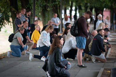В Ужгороді попрощалися із полеглим захисником Антоном Оленчуком В Ужгороді попрощалися із полеглим захисником Антоном Оленчуком