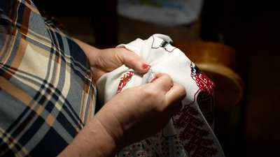 Вишита мапа Вінниччини: майстрині з усієї області створюють унікальний рушниковий проєкт Вишита мапа Вінниччини: майстрині з усієї області створюють унікальний рушниковий проєкт
