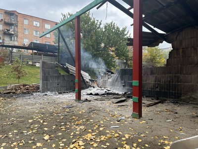 Через удар РФ є пошкодження в дитсадку та будівлі залізничного вокзалу в Сумах Через удар РФ є пошкодження в дитсадку та будівлі залізничного вокзалу в Сумах
