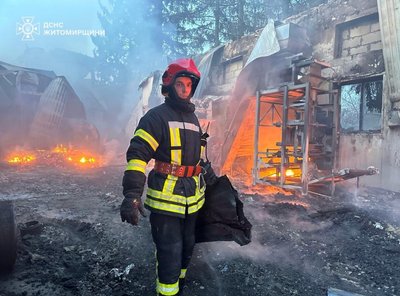 У Радомишлі горіло деревообробне підприємство — що відомо