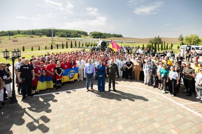Бригада екстреної допомоги з Волині виграла реанімобіль на всеукраїнських змаганнях Бригада екстреної допомоги з Волині виграла реанімобіль на всеукраїнських змаганнях