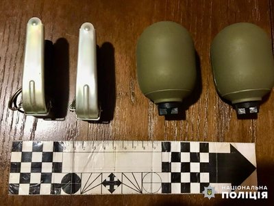 На Одещині двоє чоловіків зберігали вдома бойові припаси — поліція На Одещині двоє чоловіків зберігали вдома бойові припаси — поліція
