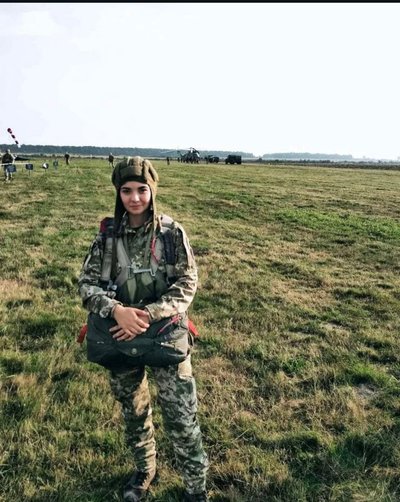 Прийшла до ТЦК з мамою. Історія ветеранки, яка уклала контракт із ЗСУ у 18 років Прийшла до ТЦК з мамою. Історія ветеранки, яка уклала контракт із ЗСУ у 18 років