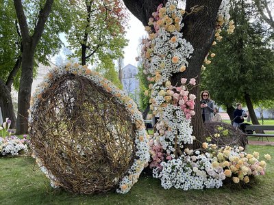 У Софії Київській відкрили Великодню виставку з квітів У Софії Київській відкрили Великодню виставку з квітів