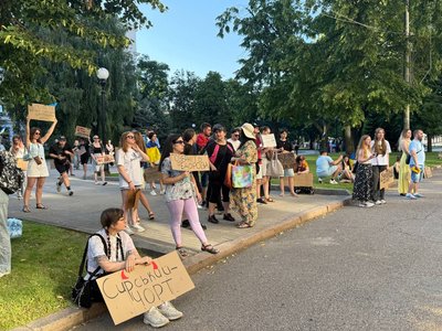 У Дніпрі жителі вчетверте вийшли на акцію протесту проти відставки Федорова У Дніпрі жителі вчетверте вийшли на акцію протесту проти відставки Федорова