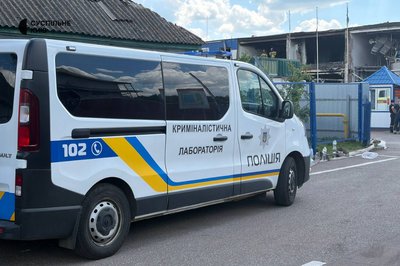 Горіло підприємство харчової промисловості, є загиблі і травмовані: росіяни атакували Київщину Горіло підприємство харчової промисловості, є загиблі і травмовані: росіяни атакували Київщину