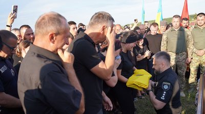 На Тернопільщині попрощалися із загиблим поліцейським Олександром Товарніцьким
