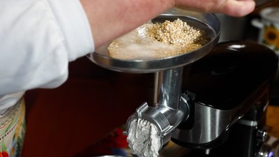 "Кулінарний спадок": як готують давній гречаний кисіль без крохмалю "Кулінарний спадок": як готують давній гречаний кисіль без крохмалю