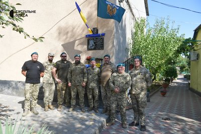 "Став батьком батальйону": у Сараті відкрили пам'ятну табличку на честь Сергія Дердуги "Став батьком батальйону": у Сараті відкрили пам'ятну табличку на честь Сергія Дердуги