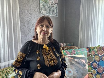 Художниця-аматорка з Житомирщини підтримує ЗСУ через мистецтво Художниця-аматорка з Житомирщини підтримує ЗСУ через мистецтво