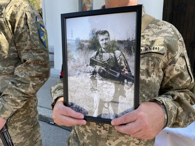 У Полтаві відкрили меморіальні дошки загиблим воїнам Володимиру Чернишу та Сергію Іваненку
