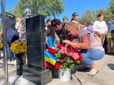 У селі на Черкащині відкрили Алею Слави до Дня пам'яті захисників України У селі на Черкащині відкрили Алею Слави до Дня пам'яті захисників України